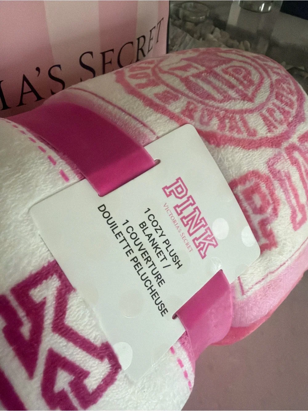 Victoria's Secret PINK CAMPUS Plush Pink & White Logo Throw Blanket NEW NWT